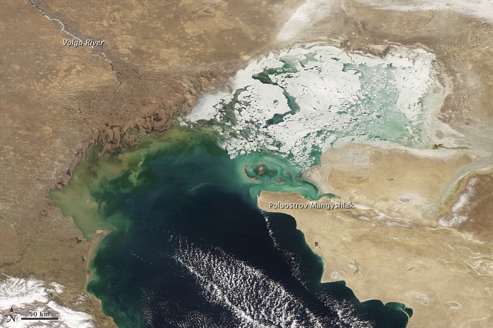 Pilot's shocking discovery: northern Caspian Sea rapidly drying up, raises environmental alarms 